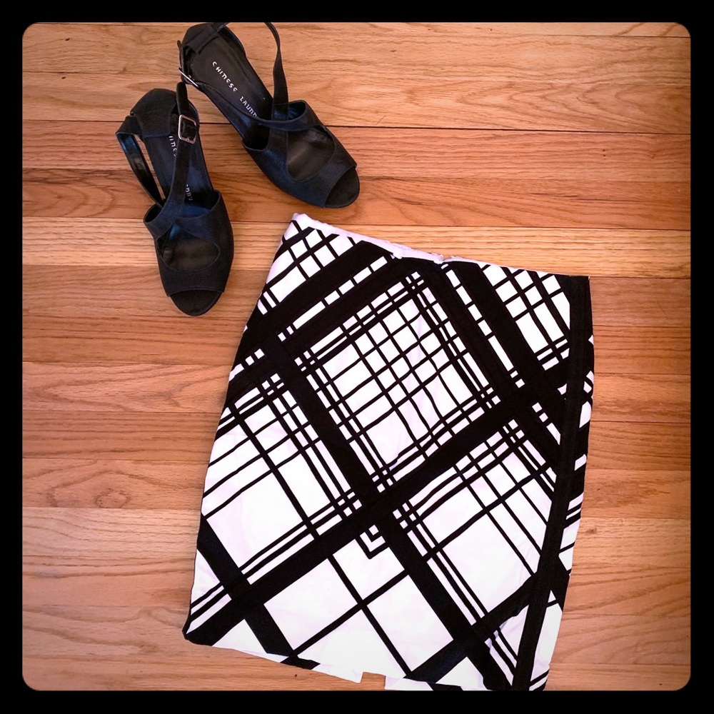 Black House and White Market, Black Stripped Skirt